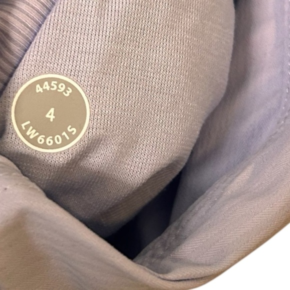 Lululemon Studio Crop *No Liner Cool Breeze- Size 4 - Picture 13 of 16